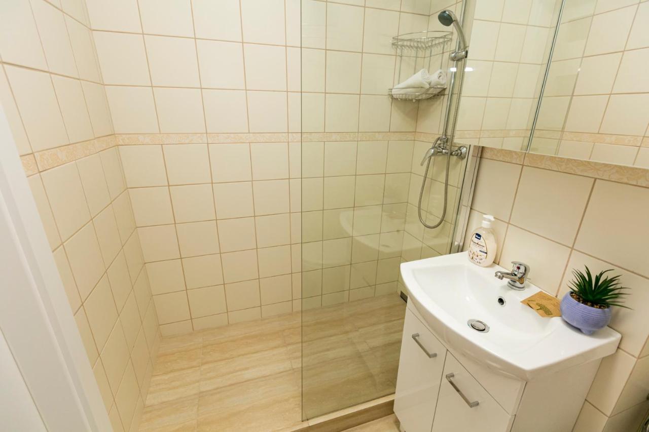 Chmielna - 250M Od Zlotych Tarasow, 350M Od Dworca Centralnego - Wifi - Smart Tv 55 Cali - Better Rental Varsovie Extérieur photo