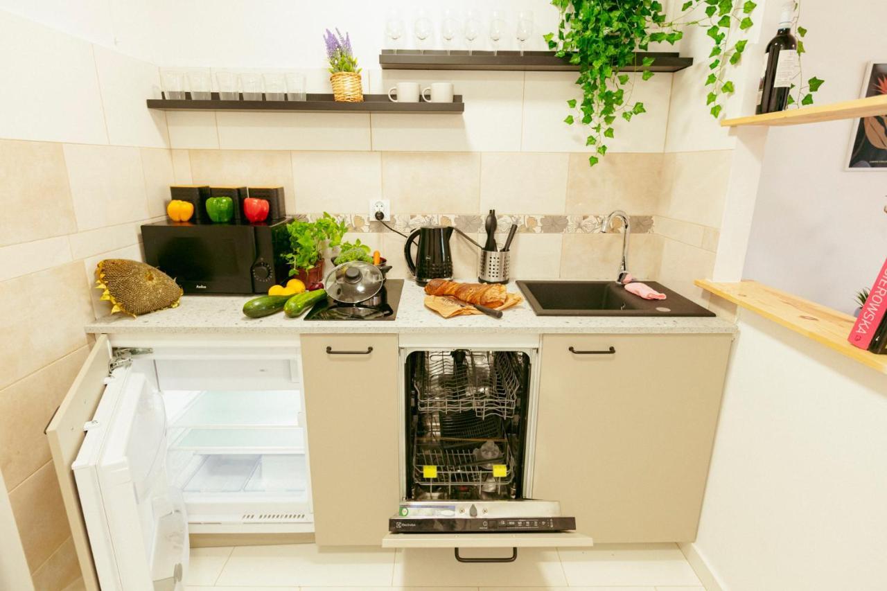 Chmielna - 250M Od Zlotych Tarasow, 350M Od Dworca Centralnego - Wifi - Smart Tv 55 Cali - Better Rental Varsovie Extérieur photo